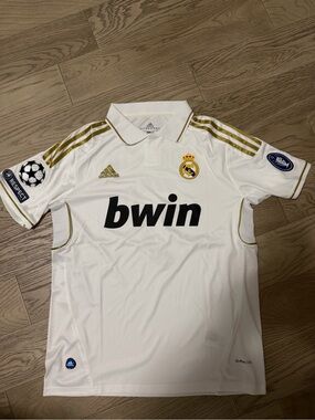 OFFICIAL CRISTIANO RONALDO #7 Real Madrid adidas Home Jersey - White/Gold